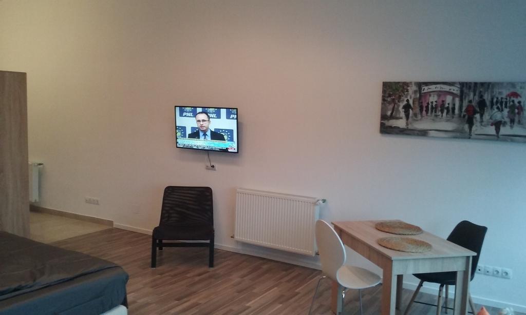 Heights Accommodation Unirii Free Parking Zone Bucharest Room photo