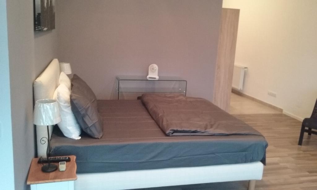 Heights Accommodation Unirii Free Parking Zone Bucharest Room photo
